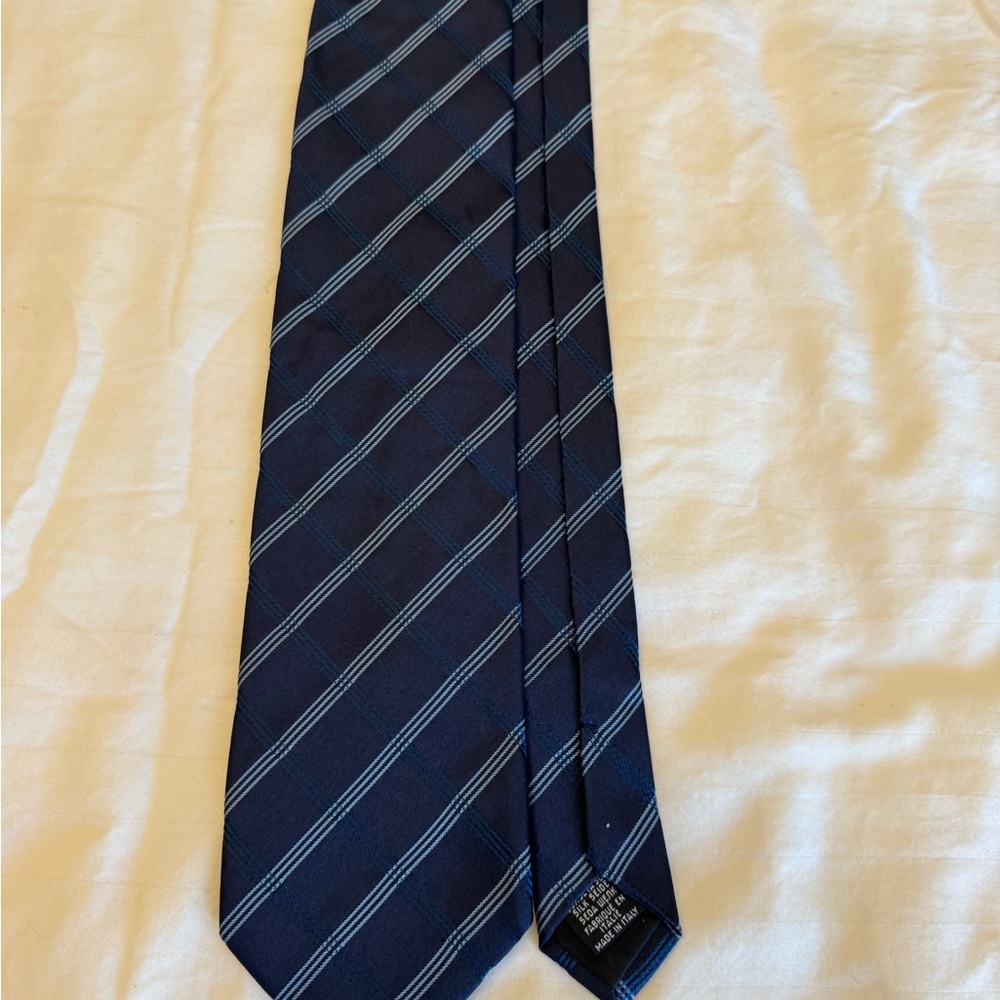 Hugo Boss Navy Tie with Light Blue Stripes